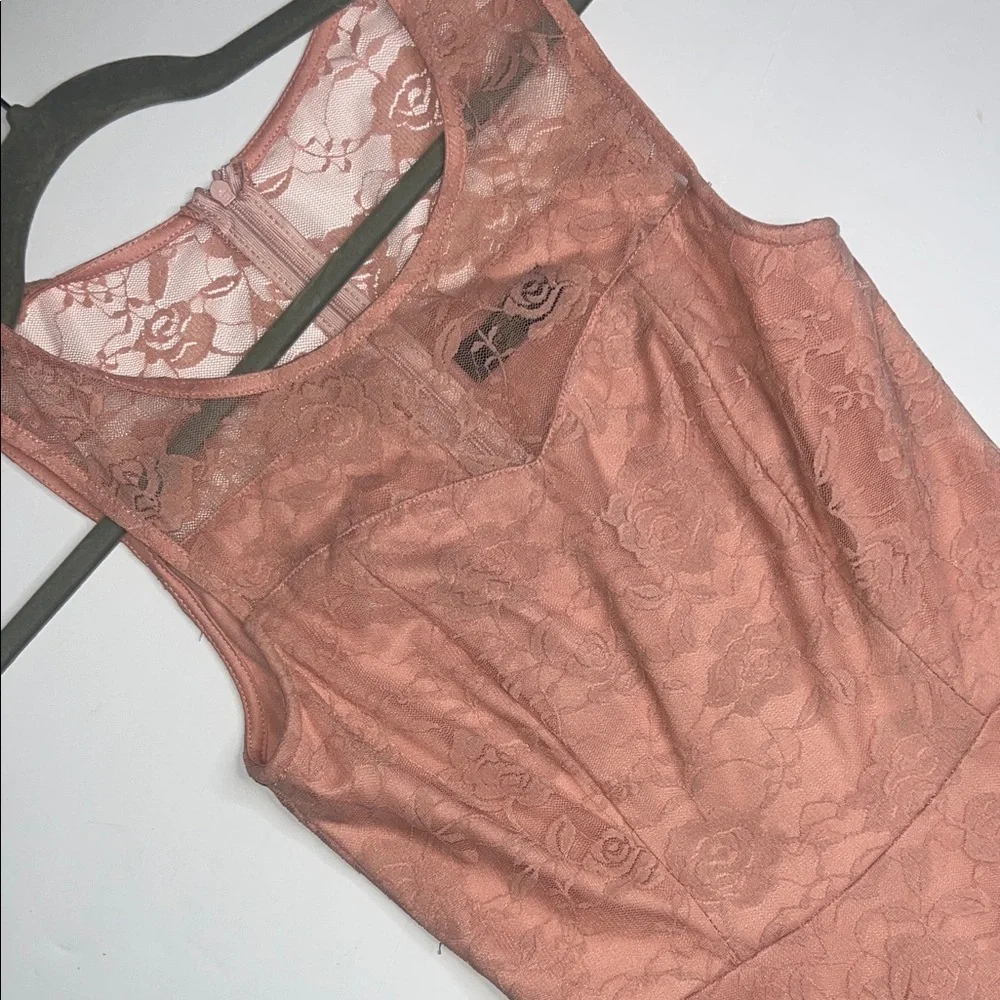 Elegant Lace Midi Dress in Peach - Picture 3 of 11